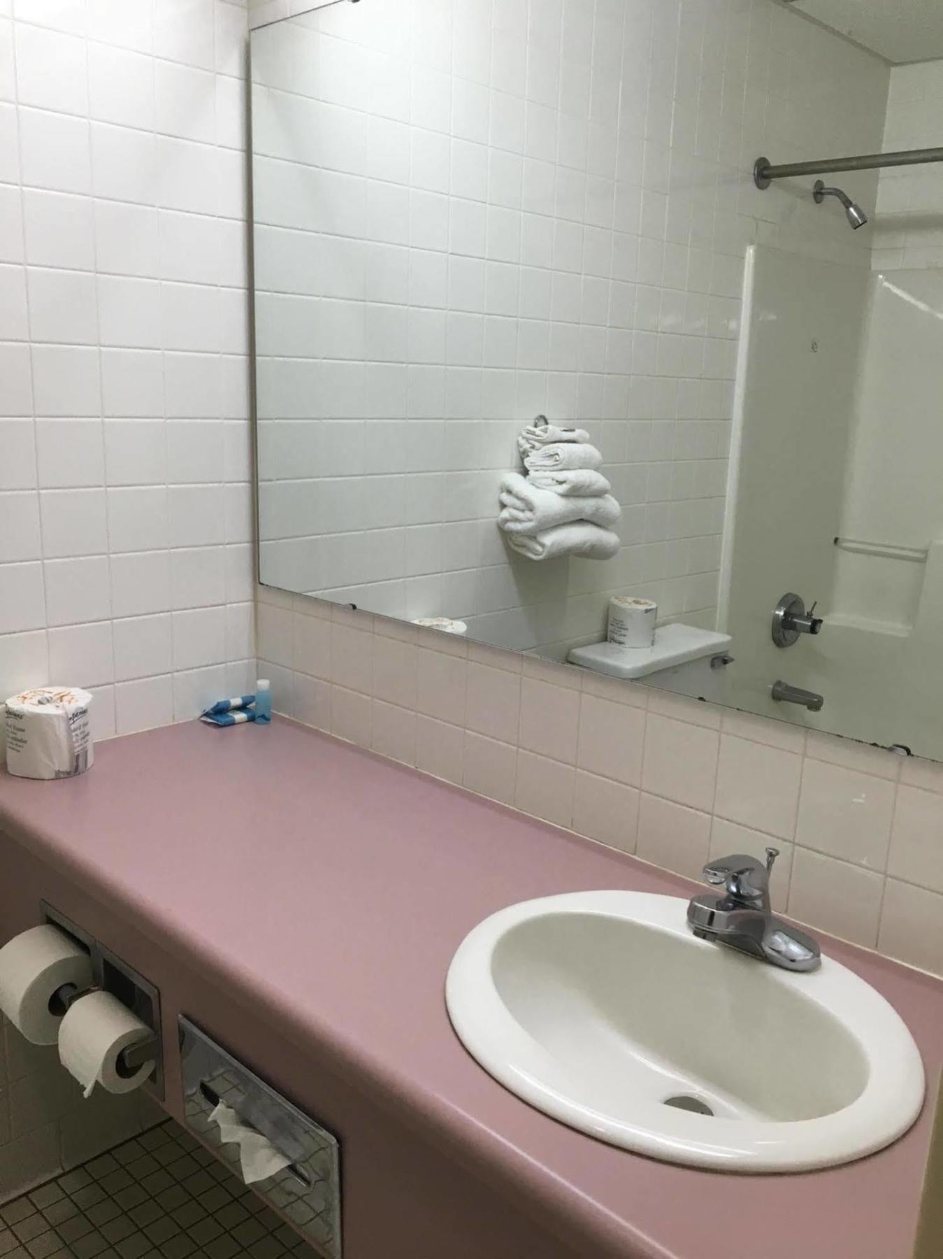 Cci Express Inn Central City Zewnętrze zdjęcie