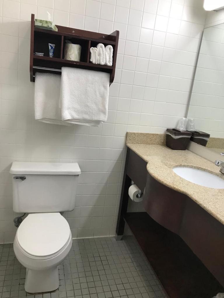 Cci Express Inn Central City Zewnętrze zdjęcie
